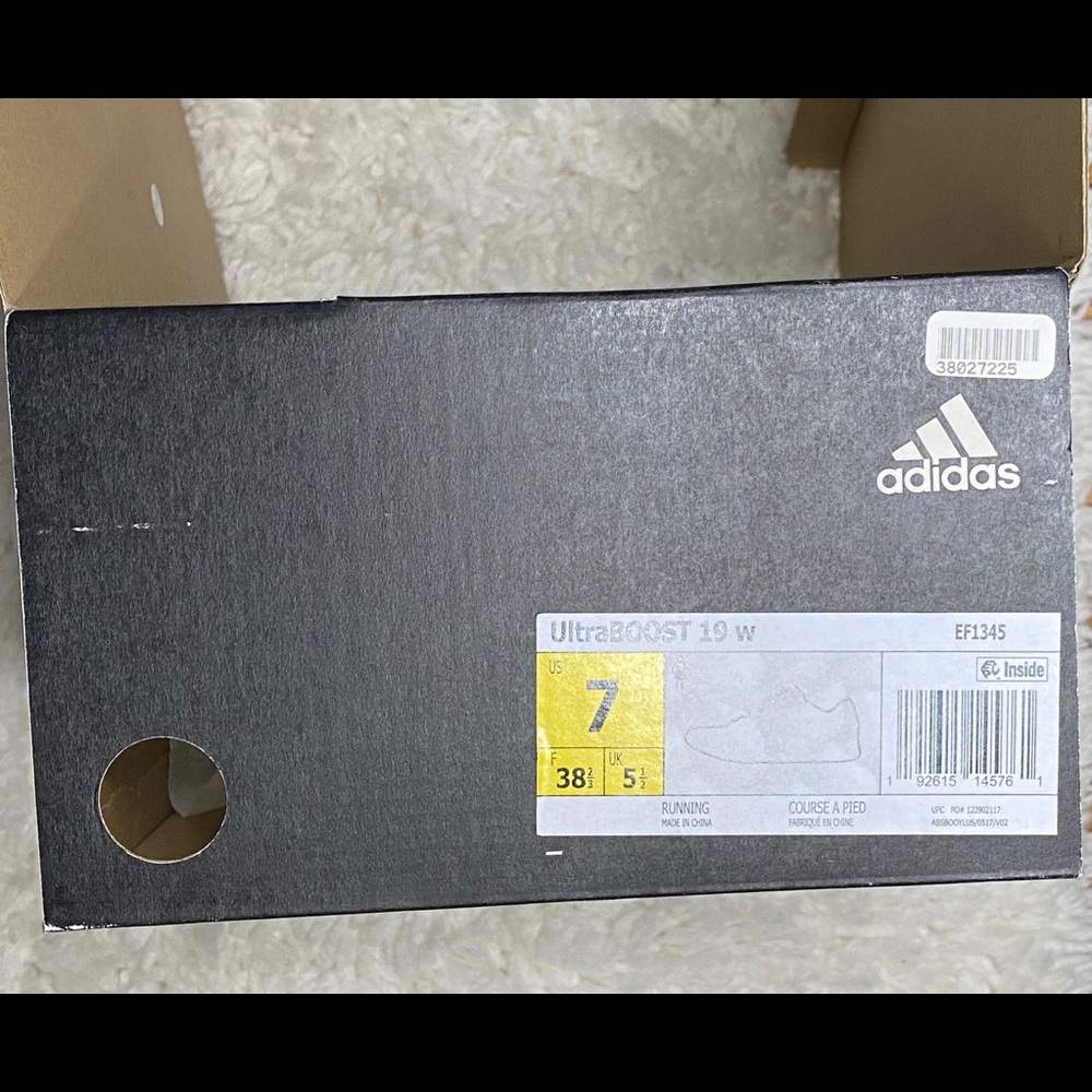Women Ultraboost 19 triple black size 7